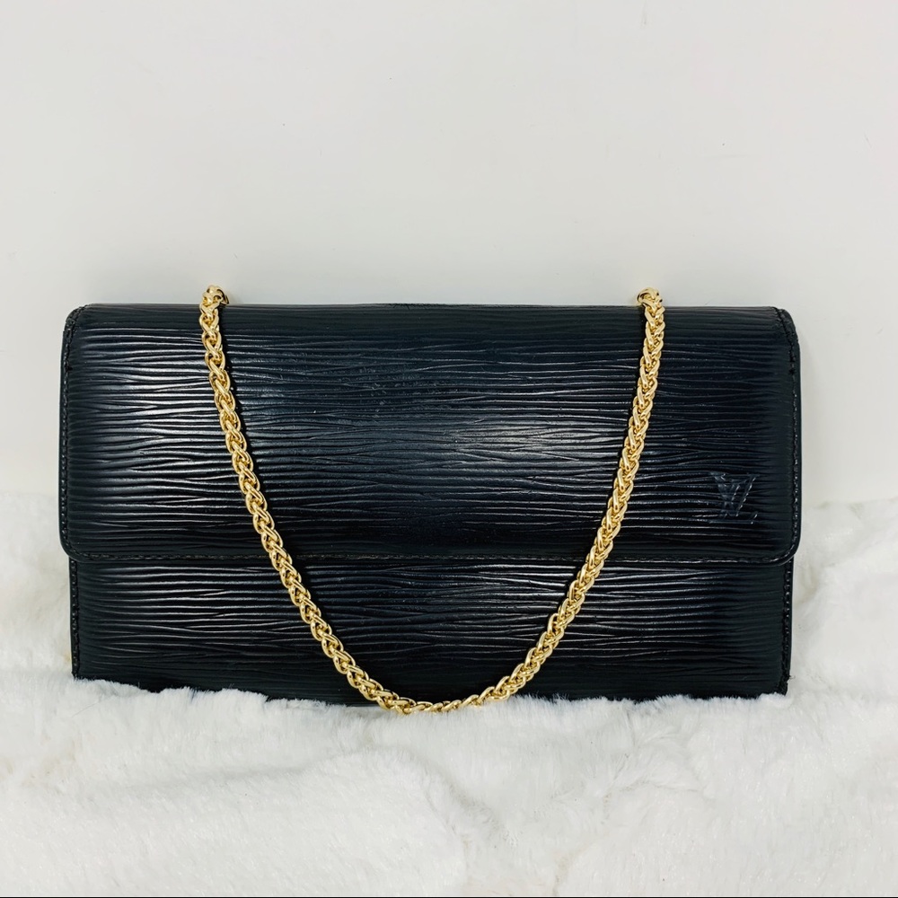Authentic Louis Vuitton Epi International Wallet